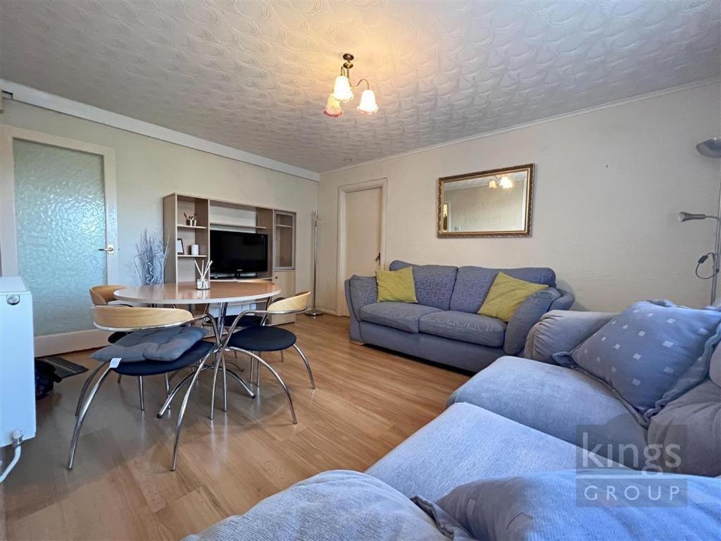 A Cosy 1 Bedroom Apartment Enfield Buitenkant foto